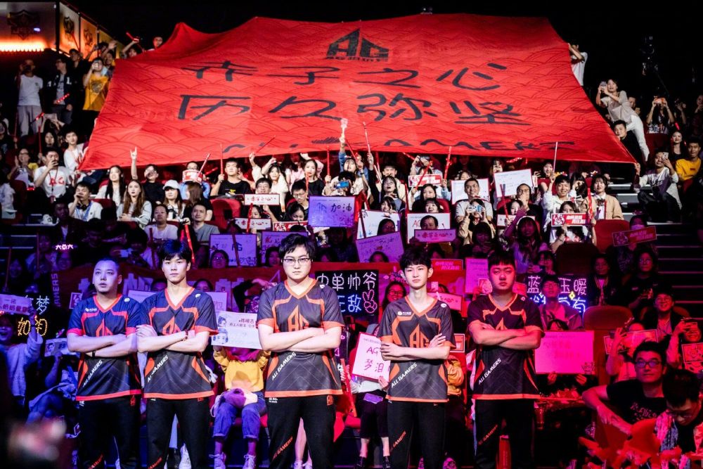 Donk 连续第五次赢得 FACEIT 排名赛季 — 创下记录 elo 得分