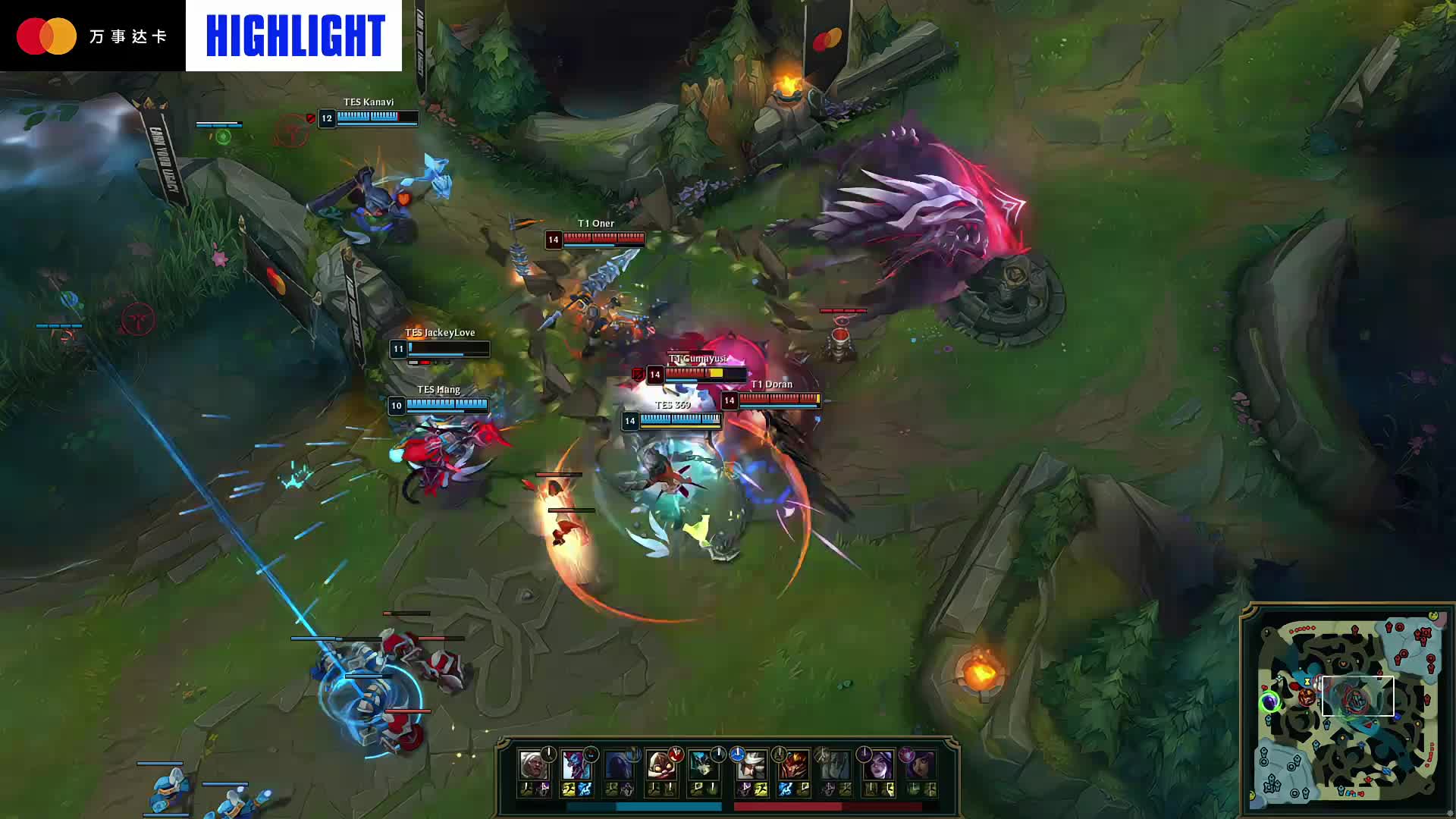 Liangchen , Jax, 和恶魔领主绕过 Baiye ，他的输出达到了最大值。 Bilibili Gaming 和 Weibo Gaming 打成平局。