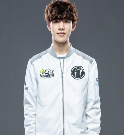 上海Major开幕阶段：谁的作业被撕了？FQ 13-6 COL获得首场胜利