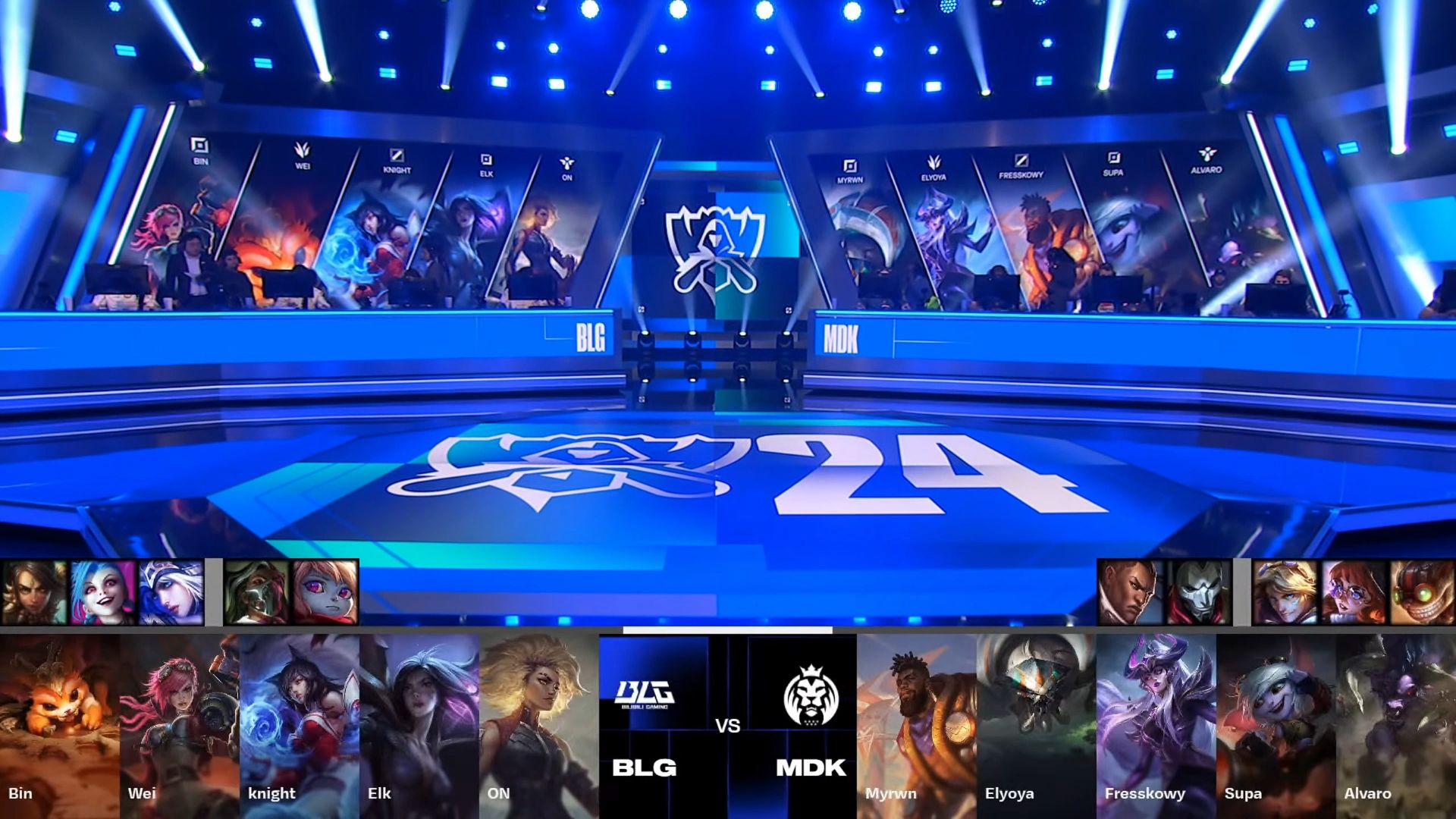 iG下路Ahn分享外滩游客照：上海~三年前梦开始的地方！