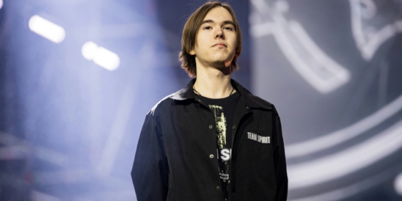 前UP中单小草包发文讨薪：UP欠我20W，发了律师函还一直拉扯我