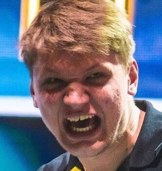 JDG赛后群访 Kanavi：第一局想玩一把芮尔打野 所以就选了